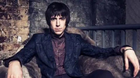 Miles Kane lança clipe ao vivo para a faixa "Don't Forget Who You Are"