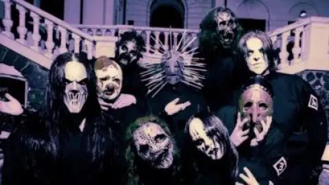 Vocalista do Slipknot fala sobre o futuro da banda após a morte do baixista por overdose