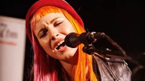 Saiba quais são os discos que Hayley Williams do Paramore mais gosta de ouvir