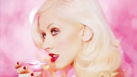 Christina Aguilera e Rihanna deixam pais furiosos