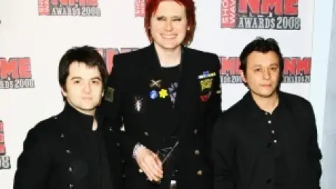 Ouça a nova música do Manic Street Preachers