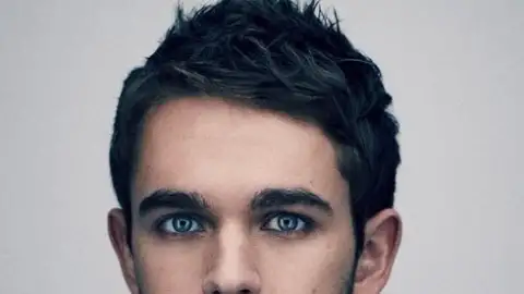 DJ Zedd libera bastidores do clipe de "Find You"