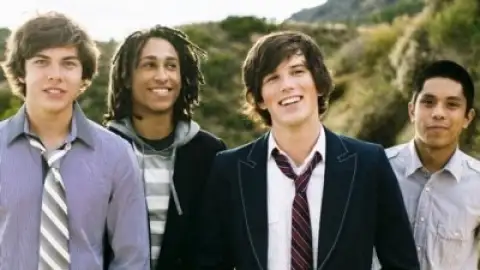 Allstar Weekend lança clipe com cenas de filme da Disney - veja "Not Your Birthday"
