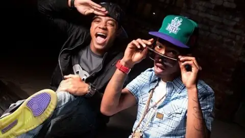 Dev, do sucesso "Like A G6", também está no novo clipe de "Backseat" do New Boyz