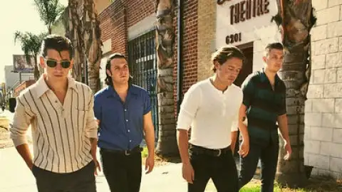 "AM" dos Arctic Monkeys é o melhor álbum lançado nesta década segundo tabloide britânico