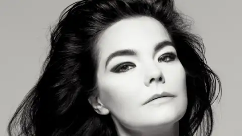 Depois de vazamento, Björk disponibiliza novo álbum "Vulnicura"