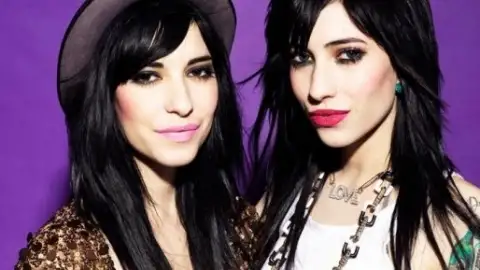 Veja a prévia do clipe de "Cruel", do The Veronicas
