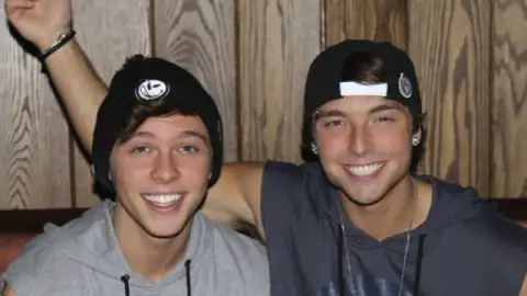 Emblem3 anuncia pausa na carreira