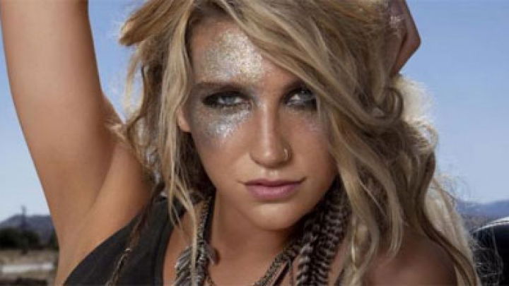 Your Love is My Drug (Tradução em Português) – Kesha