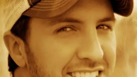 Álbuns de Luke Bryan e Dr. Dre juntos vendem equivalente a 640 mil cópias nos EUA