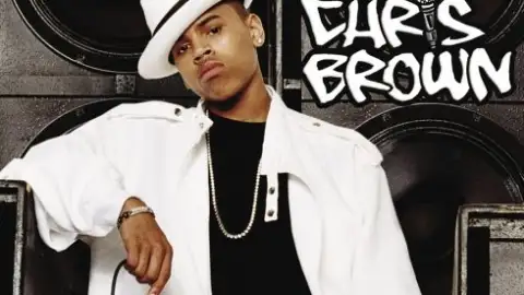 Álbum de estreia de Chris Brown completa 10 anos