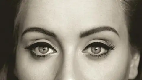 Adele segue dominando a parada australiana com "Hello" e o disco "25"