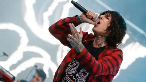"That's The Spirit" do Bring me The Horizon é escolhido o álbum do ano pela Kerrang