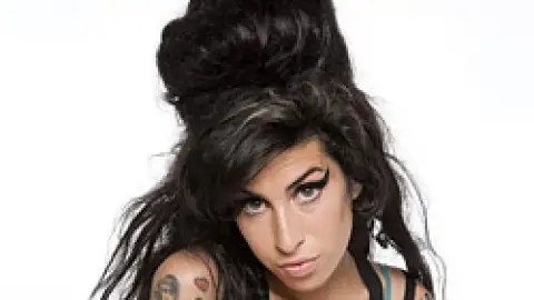 Confira aqui o vídeo da última aparição pública de Amy Winehouse