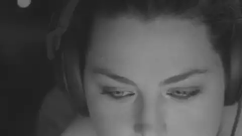 Amy Lee libera o clipe do cover de "Baby Did A Bad, Bad Thing", de Chris Isaak