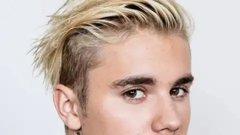 Com "Sorry", Justin Bieber tira Adele do topo da parada canadense de singles