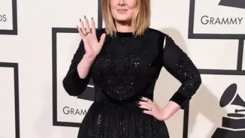 "25" de Adele volta ao topo da parada americana de álbuns