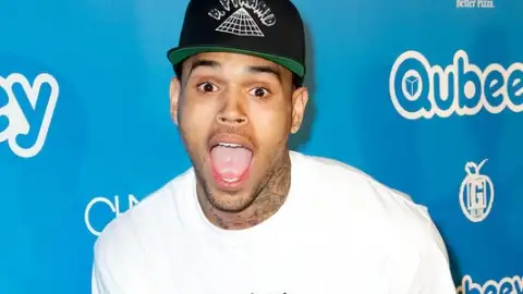 Chris Brown lança remix de "Back To Sleep" em parceria com ZAYN e Usher