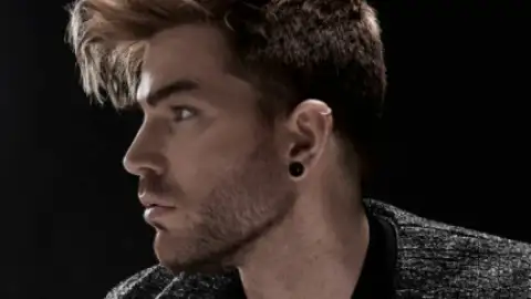 Adam Lambert divulga nova prévia do single "Welcome To The Show"