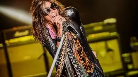 Steven Tyler anuncia turnê solo antes de shows do Aerosmith no Brasil