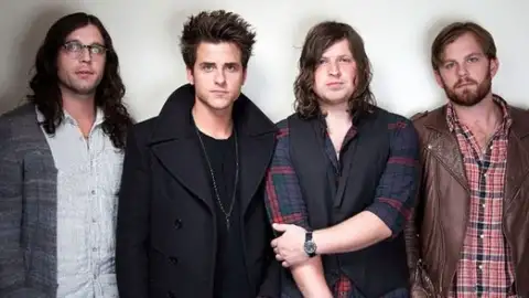 Pela primeira vez, Kings Of Leon chegam ao topo da parada americana de álbuns