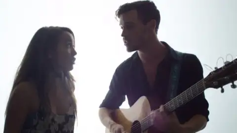 Alex & Sierra divulga clipe de "Animals"