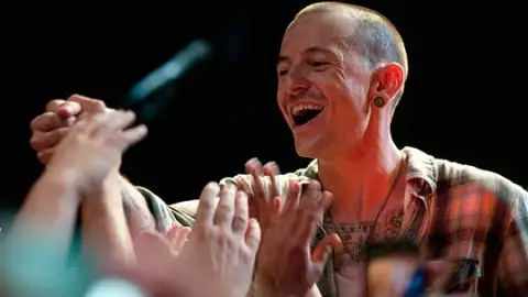 Linkin Park faz show intimista para ajudar vítimas de tragédia no Japão
