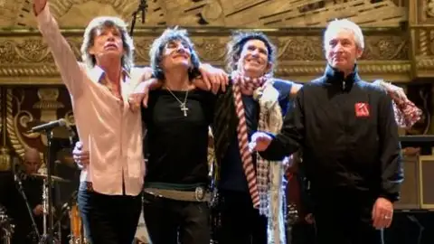 Rolling Stones são vistos deixando escritório em Londres