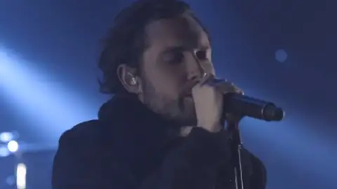 Assista ao clipe de "Give", do You Me At Six