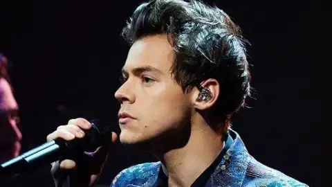 Harry Styles estreia no topo da parada americana de álbuns. Paramore fica em sexto.