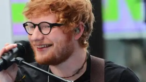 "÷" de Ed Sheeran é novamente o álbum número 1 do Reino Unido. Haim e Jay-Z estreiam no top 5
