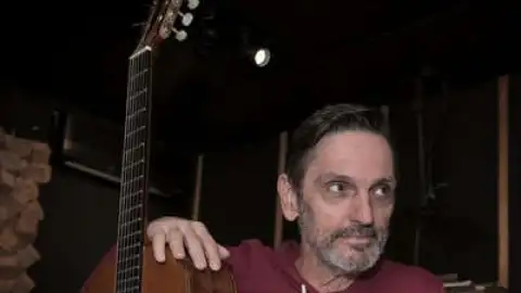 Paulo Miklos fala sobre seu primeiro disco pós saída dos Titãs