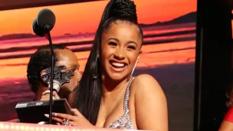 Cardi B e Kendrick Lamar são os destaques no BET Hip-Hop Awards 2017. Veja os premiados!