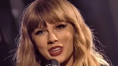 "Reputation" de Taylor Swift vende 1 milhão e 200 mil cópias e estreia no topo da parada americana