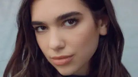 Dua Lipa, Ed Sheeran estão entre os principais indicados ao BRIT Awards 2018. Veja a lista!