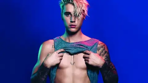 Justin Bieber se torna o primeiro artista a ter cinco clipes com mais de 1 bilhão de visualizações