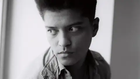 Clipe de "It Will Rain" de Bruno Mars estreia na próxima semana