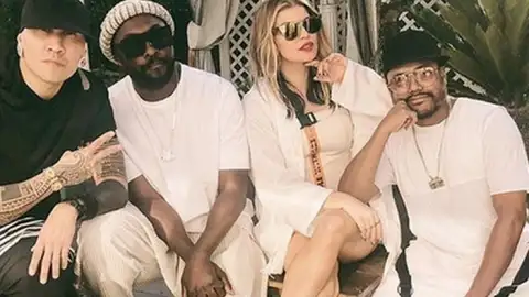 Fergie publica foto com os Black Eyed Peas e fãs torcem por reencontro