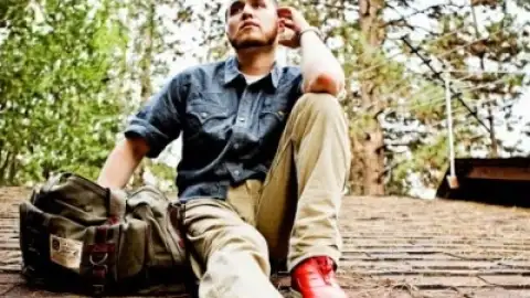 Mike Posner: ouça a versão que o cantor fez de "Wonderwall", do Oasis