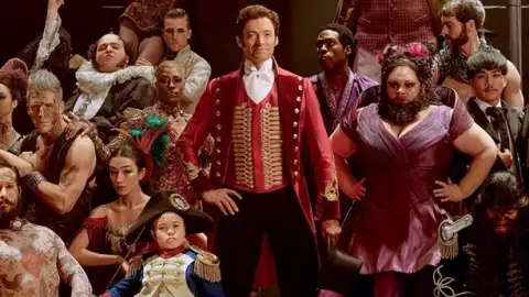 Trilha de "O Rei do Show" volta ao topo da parada britânica