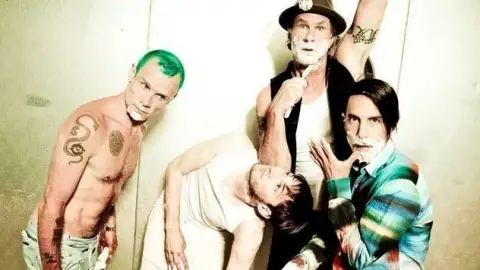 Red Hot Chili Peppers irão fazer show na Pirâmide de Gizé no Egito