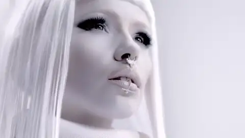 Veja o novo clipe de Kerli, "Savages"