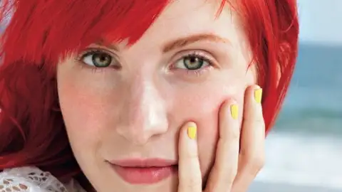 Hayley Williams é eleita a mulher mais sexy do mundo da música