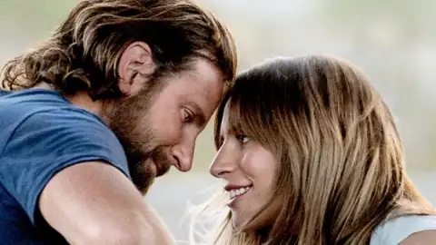 Site faz lista das 10 melhores músicas para filmes da década com Lady Gaga e Lana Del Rey