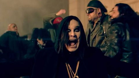 Ozzy Osbourne cria cenário caótico em novo clipe, "Straight to Hell". Veja!
