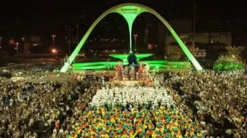 Segundo dia de desfiles no Rio de Janeiro terá mais seis Escolas na Sapucaí