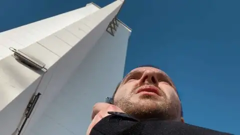 Com o Tame Impala, The Streets lança "Call My Phone Thinking I'm Doing Nothing Better". Veja!