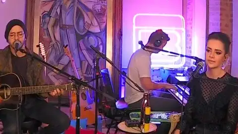 Com live, Sandy & Junior arrecadam mil toneladas de alimentos para doação