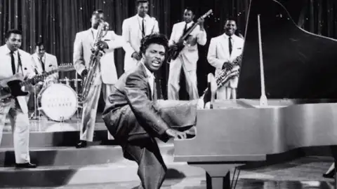 Little Richard, pioneiro do rock and roll, morre aos 87 anos