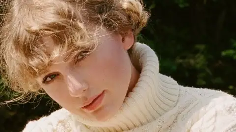 "folklore" de Taylor Swift estreia em primeiro lugar nos EUA, com desempenho recorde em 2020